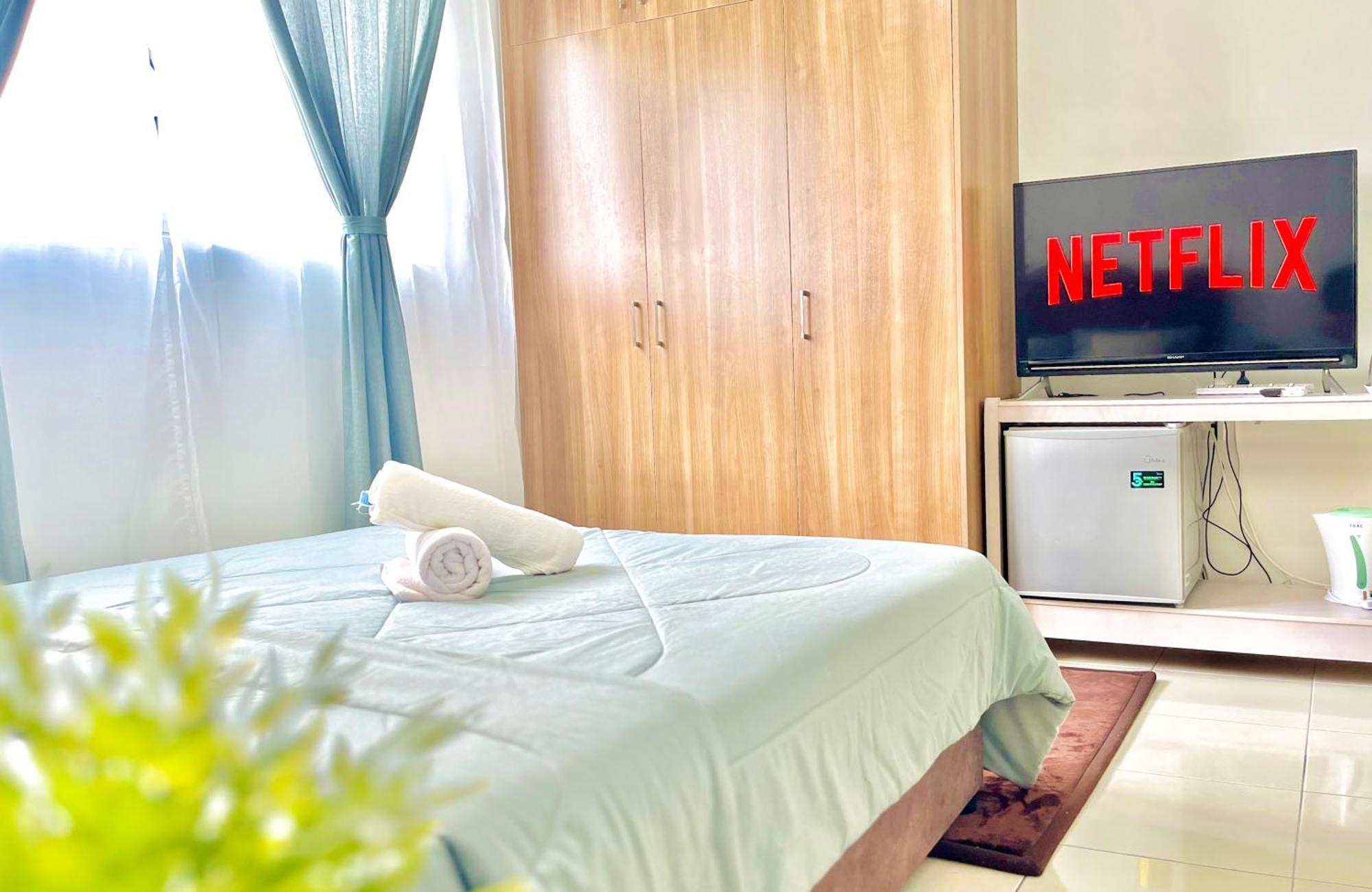 Alanis With Netflix @ Klia *