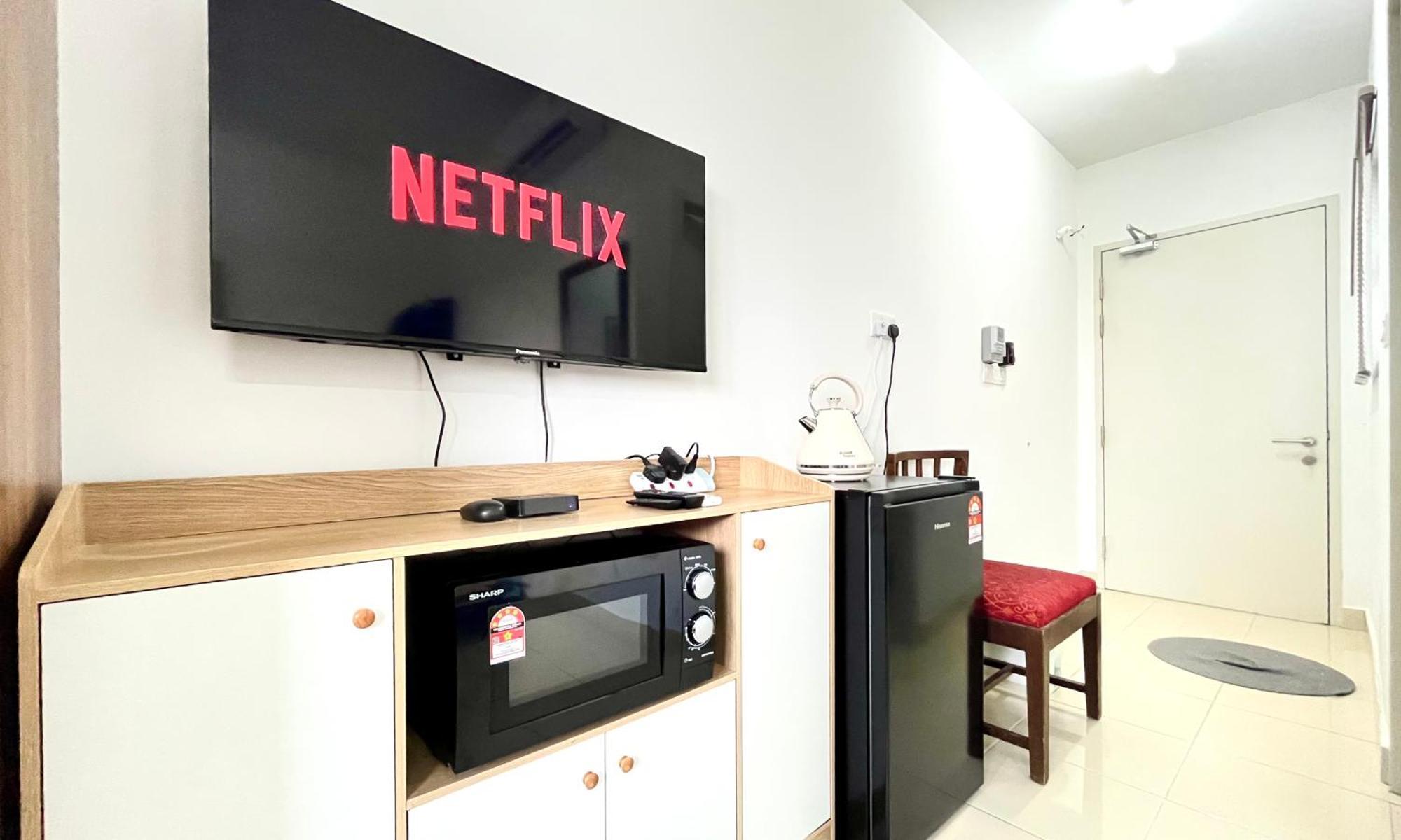 Alanis With Netflix @ Klia Sepang