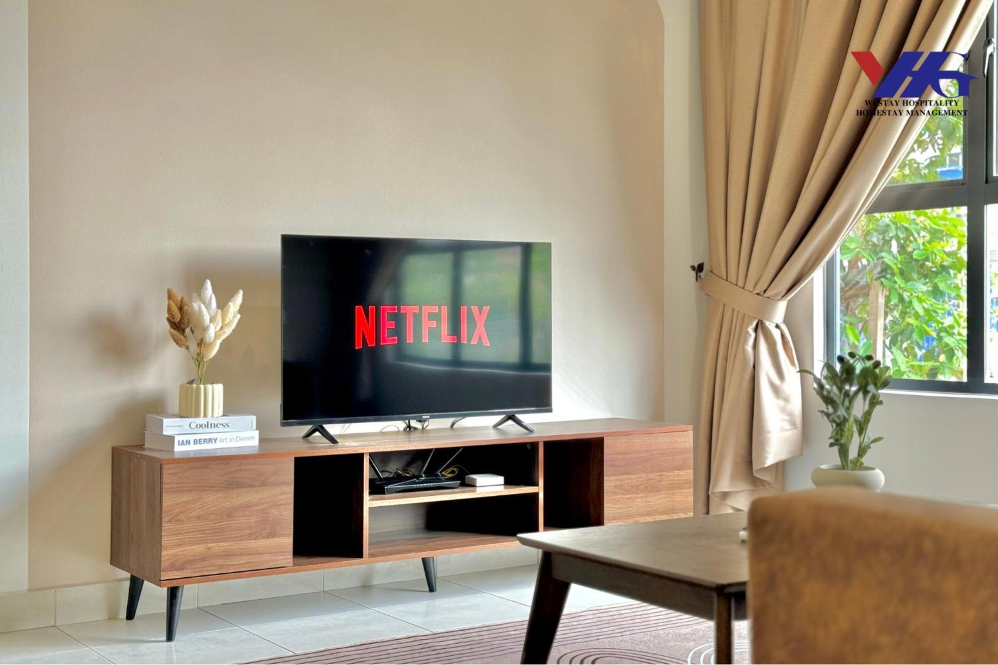 Alanis With Netflix @ Klia